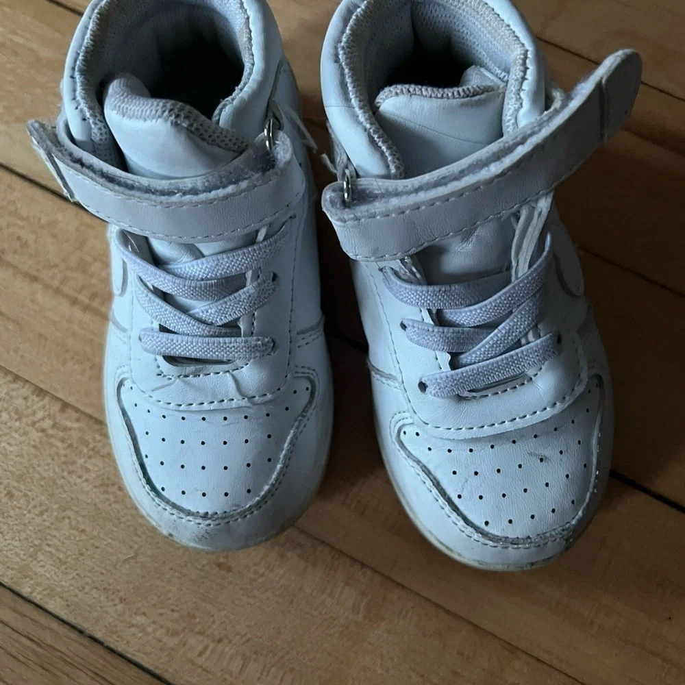 Gerber high top‎ crib shoes
